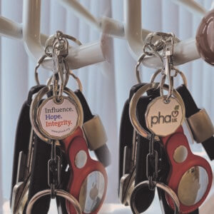 PHA UK trolley coin keyring