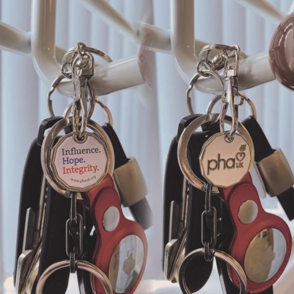 PHA UK trolley coin keyring